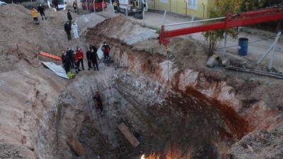 Göçük altında kalan 2 işçiden 1’i yaşamını yitirdi