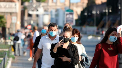 Coronavirus: İtalya'da 2. dalga ölümleri ilk dalgayı geçti