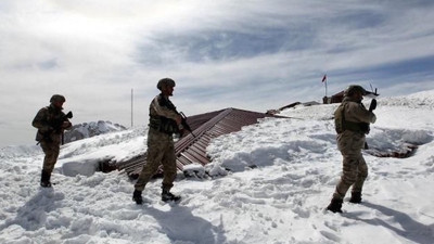 Hakkari'de iki asker çığ altında kaldı