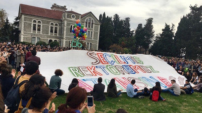 Boğaziçili öğrencilerden videolu 'kayyım rektör' protestosu