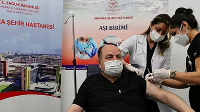 ANAP Genel Başkanı Çelebi ‘devlet büyüğü’ kontenjanından aşı oldu