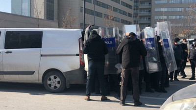 Ankara'da özlük haklarını isteyen sağlık emekçileri gözaltına alındı