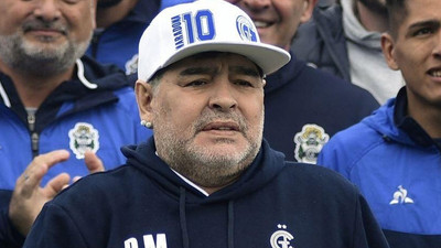 Doktoru, Maradona'nın imzasını taklit etmiş