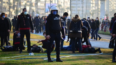 İzmir'de Boğaziçililer için yapılan eylemde gözaltına alınan 49 kişi serbest bırakıldı