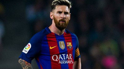 Messi rekor kırdığı maçta giydiği kramponların gelirini kanser hastası çocuklara bağışladı