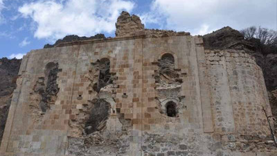 Tarihi kilise defineciler tarafından talan edildi