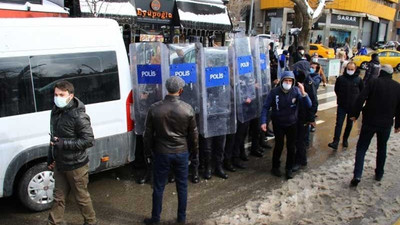 Ankara'da kadınların 'kayyım rektör' ve kadın üniversitesi eylemine polis müdahalesi