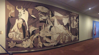 Picasso'nun 'Guernica' tablosu 36 yıl sonra BM Güvenlik Konseyi duvarından kaldırıldı