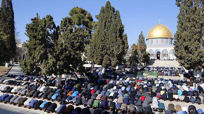 Müslümanlar Mescid-i Aksa'ya döndü