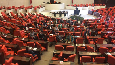 CHP'nin Meclis eylemine AKP 'ergen tavırlar' dedi