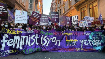 Feminist Gece Yürüyüşü'nün ardından kadınların evlerine polis baskını: 10 gözaltı