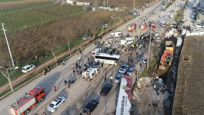 Freni patlayan TIR araçları sürükledi: 3 ölü, 21 yaralı