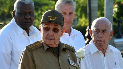 Raul Castro, Küba Komünist Partisi'ndeki görevini bırakıyor