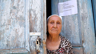 Üç defa evini soyan hırsıza kapısına astığı mektupla seslendi