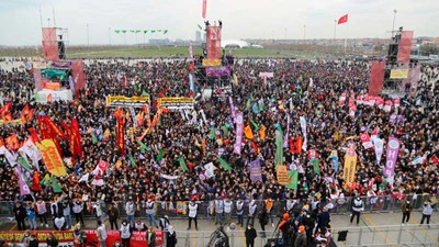 Newroz kutlamaları için binlerce kişi bir araya geldi