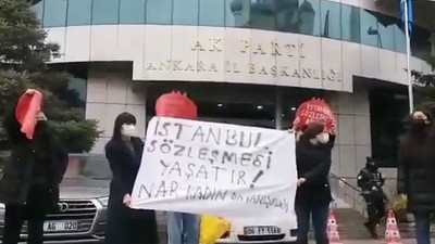 İstanbul Sözleşmesi için AKP önünde eylem yapan kadınlara polis müdahalesi