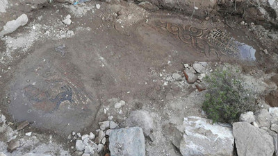 İzmir'de yapılan kaçak kazıda 1500 yıllık mozaik bulundu