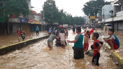 Endonezya'da sel felaketi: 20 ölü