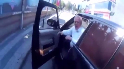 Aziz Yıldırım trafikte motorcuyla kavga etti