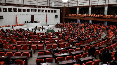 Emekli amirallerden sonra eski milletvekilleri de bildiri yayımladı