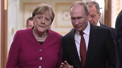 Putin ve Merkel Ukrayna'daki krizi görüştü