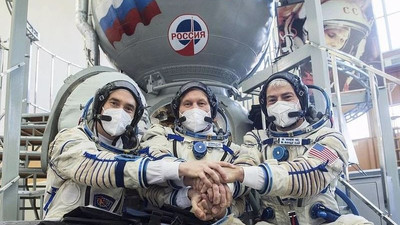 NASA astronotu ve Roscosmos kozmonotlarının ISS’e yolculuğu başladı