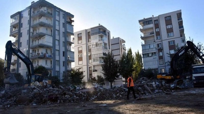 Bakanlık İzmir depreminde hasar gören sitenin acilen terk edilmesini istedi: Rant uğruna göz koymuşlar