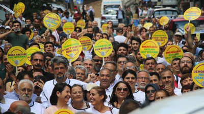 'Adalet Nöbeti Gezi'yi kucaklıyor'