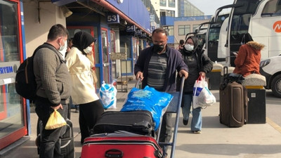 Tam kapanma öncesi otogarlara akın edildi, trafik yoğunlaştı