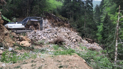 İkizdere'de taş ocağı için sökülen ağaçlar dereye atıldı