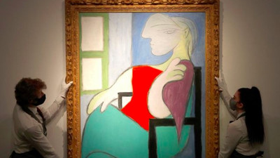 Picasso'nun 'Pencerenin yanında oturan kadın' tablosu 103 milyon dolara satıldı