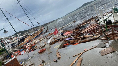 Ayvalık'taki fırtınada onlarca tekne battı