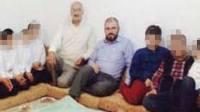 'Tecavüzcü ‘öğretmenle’ yurtlarda fotoğraflar çektiren Milli Eğitim Müdürü, Eğitim Müşavirliği'ne atanmış'