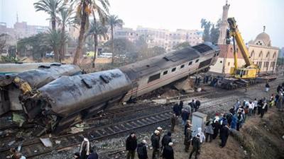 Mısır'da tren faciası