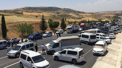 Tütün işçileri bugün de yol kapattı: Yasa geri çekilinceye kadar devam edeceğiz