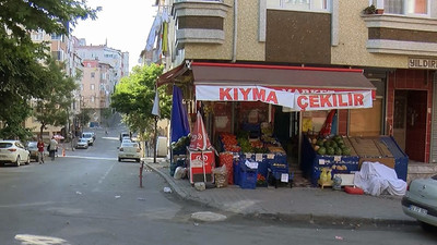 Kasaplar 'bakkallar ekmeğimizle oynuyor', bakkallar 'onlar da yumurta ve içecek satıyor' dedi