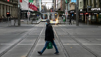 Covid-19: Melbourne'de yasaklar uzatıldı