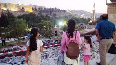 Balıklıgöl'e dökülen molozlar göçüğe neden oldu