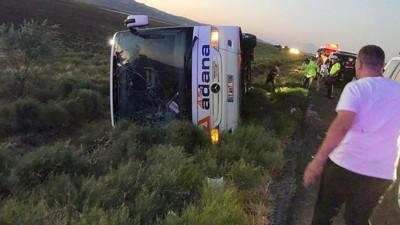 Aksaray'da yolcu otobüsü devrildi: 22 yaralı