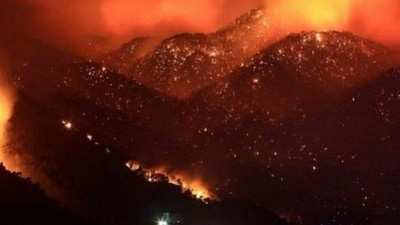 Marmaris'te rüzgarın şiddetiyle büyüyen yangın devam ediyor