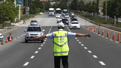 AKP'li vekilin arabasını durduran polislerin açığa alınması Meclis'te gündem oldu