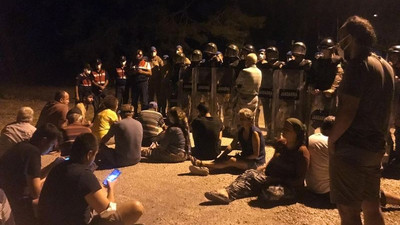 Akbelen Ormanı'ndaki direnişe gece yarısı jandarma müdahalesi: Halk sürüklenerek çıkarıldı