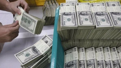 Türkiye'ye 6 ayda kaynağı belirsiz 9.6 milyar dolar para geldi