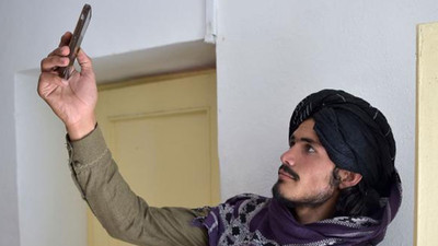 Facebook'tan Taliban'a yasak