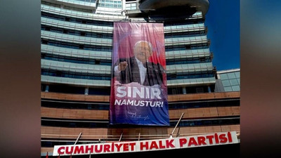 CHP Genel Merkez Binası'na 'Sınır namustur' pankartı asıldı