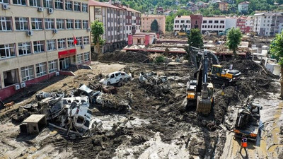 Karadeniz'deki sel felaketinde can kaybı artıyor