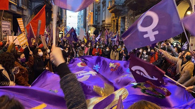 'Feminist Gece Yürüyüşü'nde gözaltına alınan 17 kişi hakkında dava açıldı