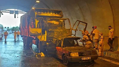 Kamyonun çarptığı otomobil alev aldı: 4 ölü