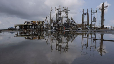 New Orleans'ta elektrik kesintileri nedeniyle halk tahliye ediliyor