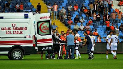 Adanaspor'lu futbolcunun maçta ayağı kırıldı